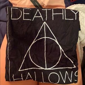 DEATHLY HALLOWS T-SHIRT